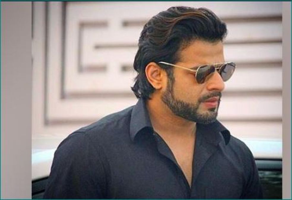 Karan Patel targets Kangana Ranaut on her Nepotism talks