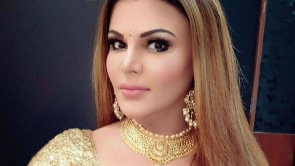 VIDEO: Rakhi Sawant openly did such a thing that left eyes of the people miserable