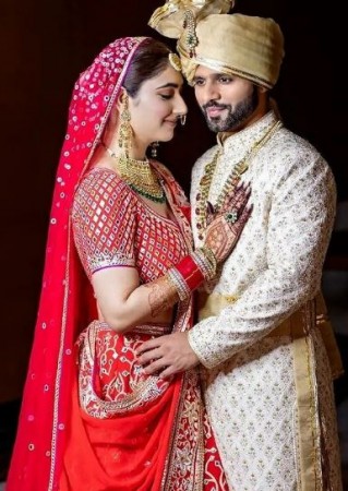 आख़िरकार एक-दूजे के हुए राहुल-दिशा, सामने आई शादी की पहली तस्वीर