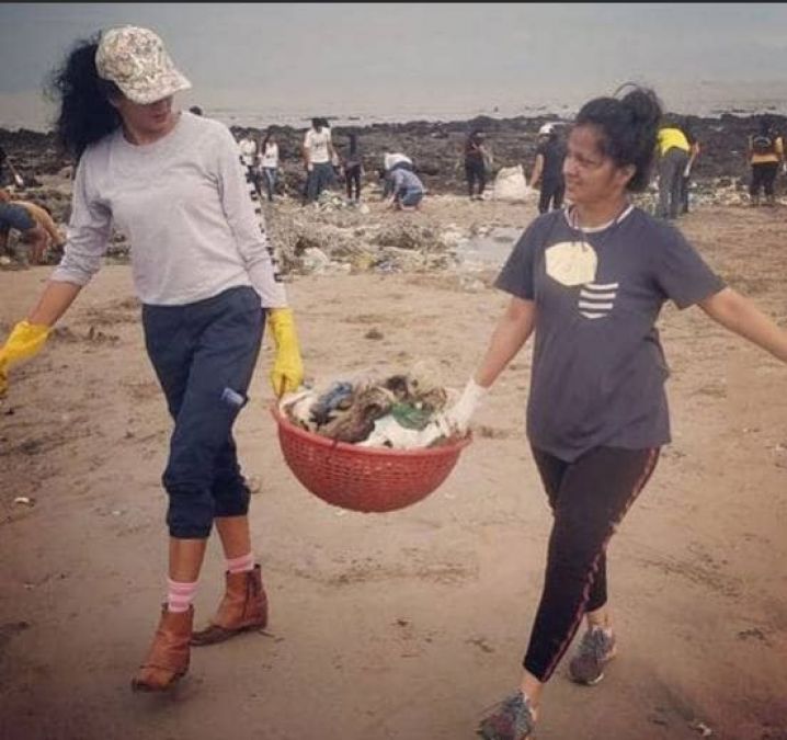 FIR actress Kavita Kaushik participates in beach clean up drive