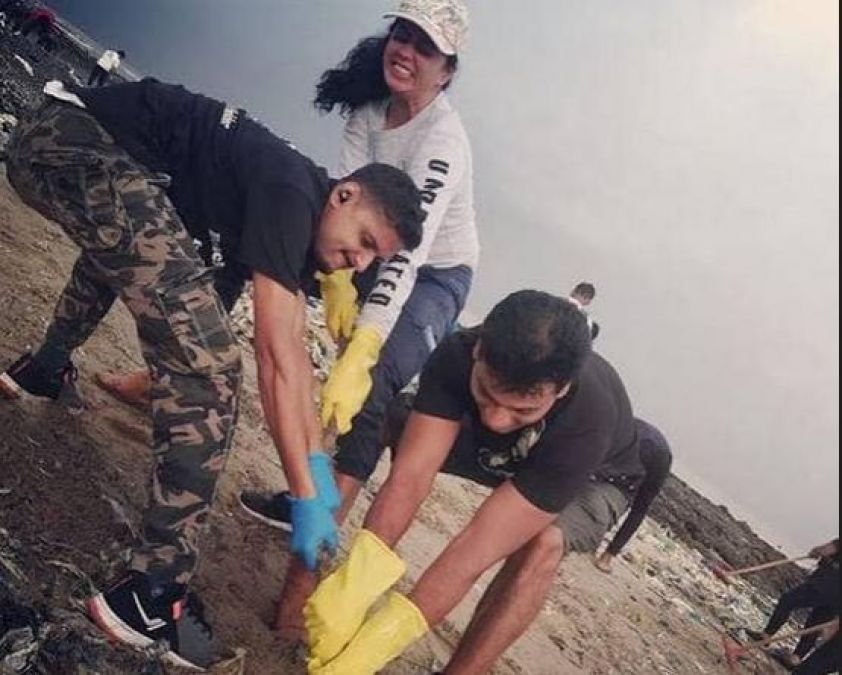 FIR actress Kavita Kaushik participates in beach clean up drive