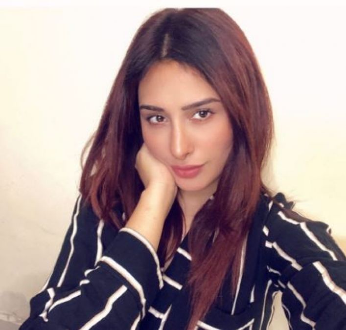 Mahira Sharma arrives at her home town for shooting, shared beautiful pictures