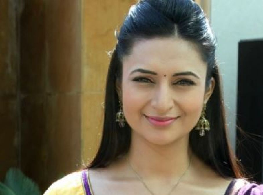 Divyanka completes black and white challenge, shared this beautiful picture