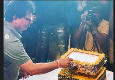 Gokuldham Society turns bride, Cut cake on completion of 11 years of Tarak Mehta!