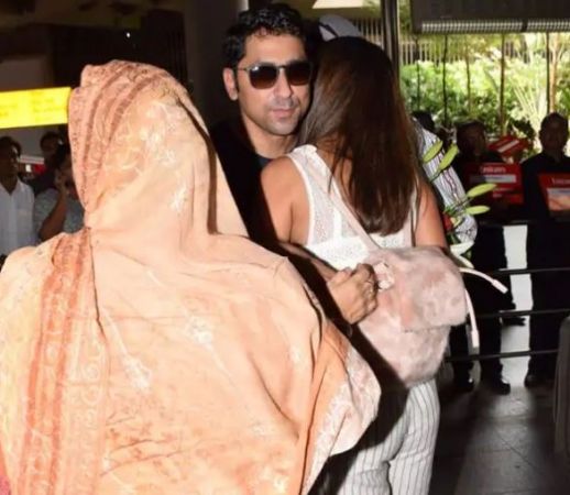 Hina Khan gets surprised at the Mumbai Airport, here's why!