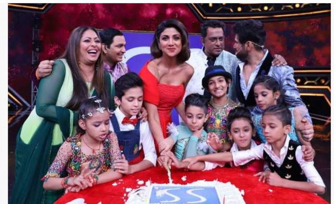 Shilpa Shetty's pre-birthday celebration on the sets of Super Dancer