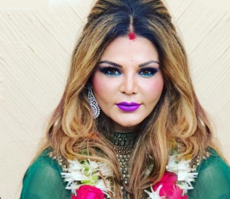 Rakhi Sawant followed by Paparazzi shares her opinion over Pearl V Puri controversy; actress replies to man staring at her