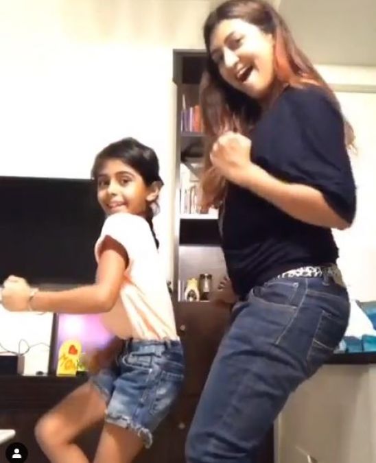TV actress Juhi Parmar dances with her daughter on 'Slow Motion'!