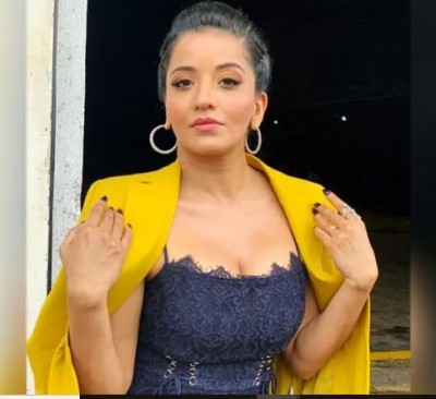 Monalisa seen in a yellow suit, see pictures