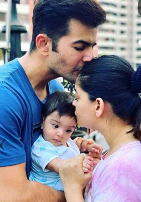 Mahi Vij shares this wonderful photo with family