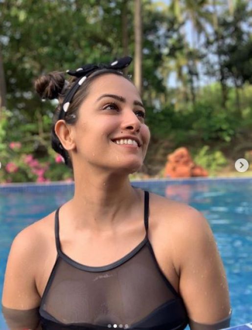 Anita Hasanandani set water on the fire with her sexy black bikini