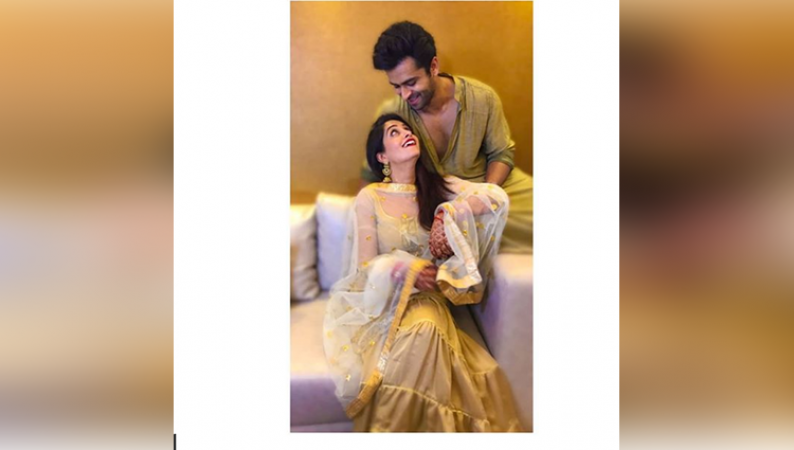 शौहर संग दीपिका ने शेयर की ईद की तस्वीर, शरारा में लगी खूबसूरत