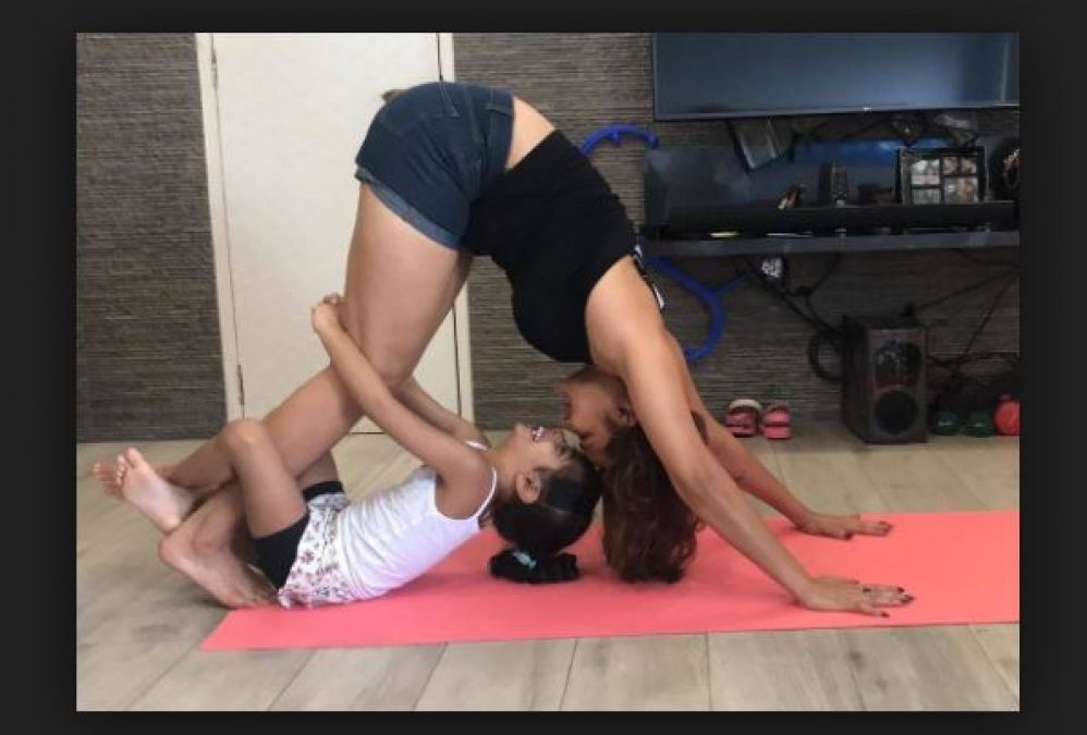 Watch photos of TV stars' yoga on International Yoga Day!