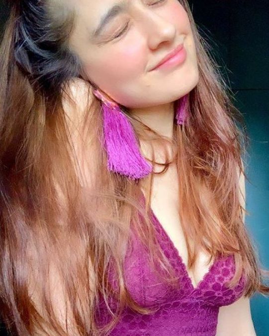 Sanjeeda Sheikh's picture goes viral on the internet
