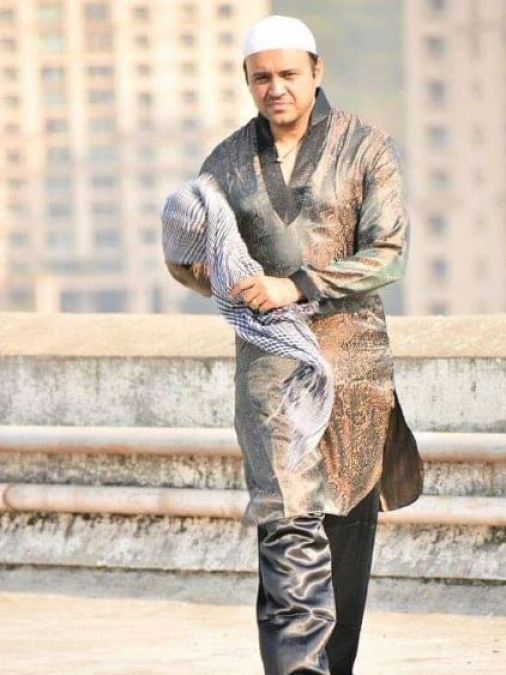 Tarak Mehta fame Mandar Chandwalkar looks stylish in real life