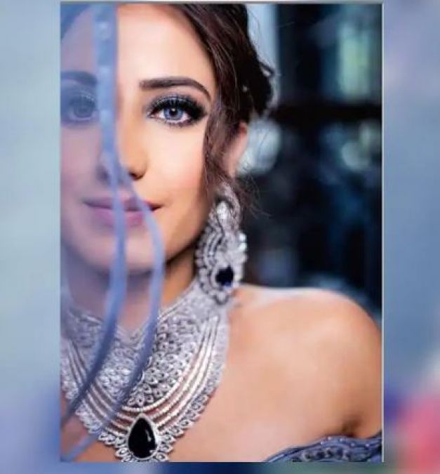 Alisha Panwar sparks magic with intoxicating eyes, See pics