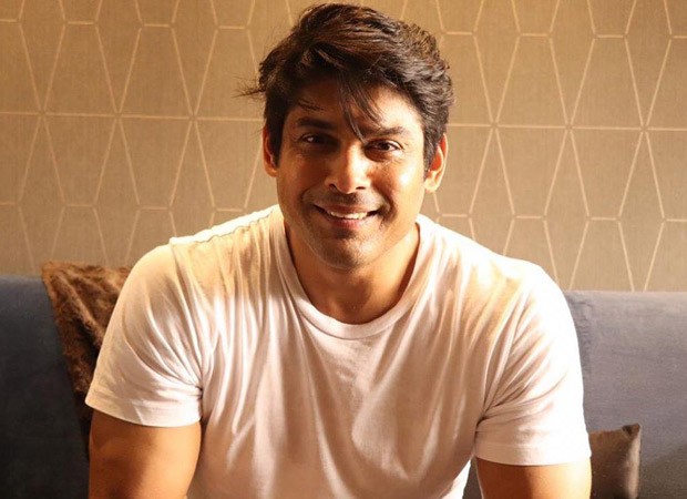 Siddharth Shukla's fan surprised him with cake and flowers