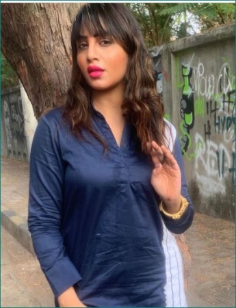 Arshi Khan signs her debut for this Bollywood film