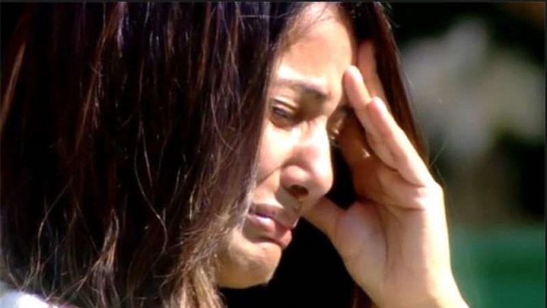Video: इस वजह से फैंस के सामने फूट-फूटकर रोईं हिना खान, कहा- 'अब कभी...'
