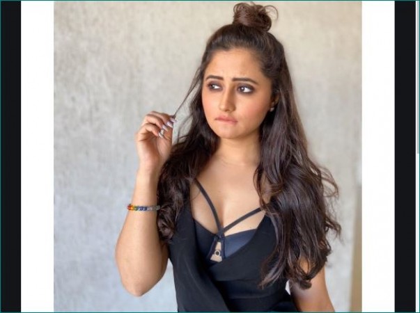 Rashmi Desai trolled due to cleavage, says, 'Weight keeps on-going'
