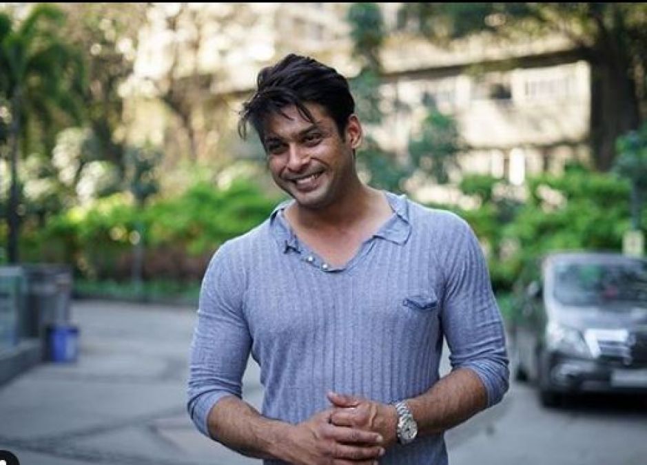 Siddharth Shukla wishes these two women from special post