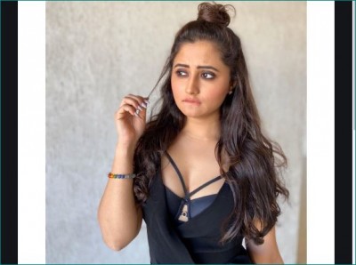 Rashmi Desai trolled due to cleavage, says, 'Weight keeps on-going'