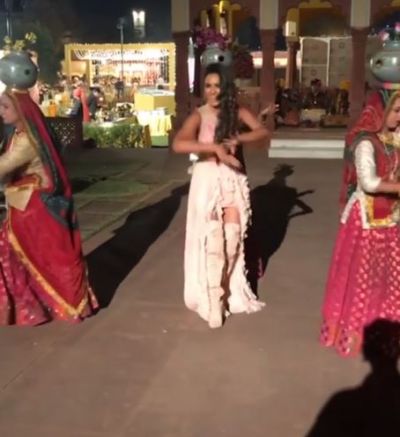 Video : निया शर्मा ने लगाए राजस्थानी गाने पर जमकर ठुमके