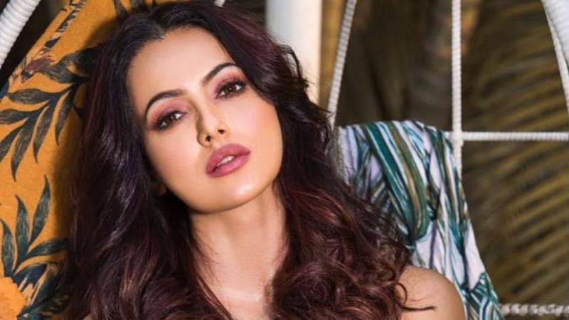 Sana Khan trolled for posting picture related to Ramadan