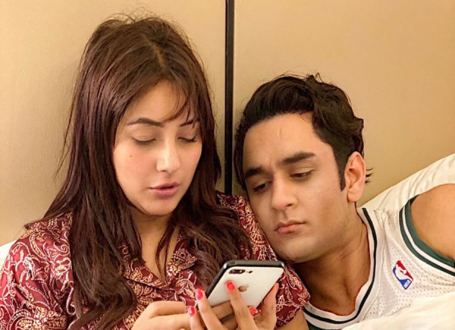 Shehnaaz Gill Unfollowed Vikas Gupta On Social Media after the verbal spat