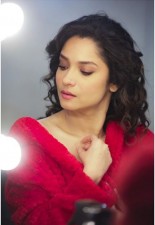 Ankita Lokhande in Self Isolation, shares photos in red dress