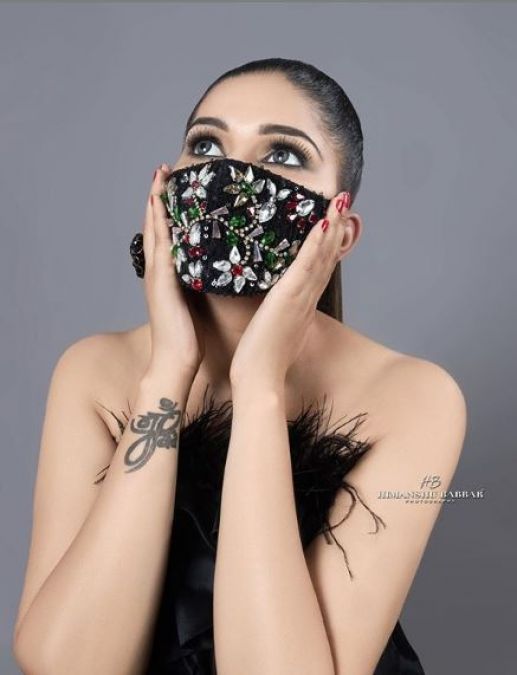 Sapna Chaudhary shares new photoshoot wearing mask to escape coronavirus