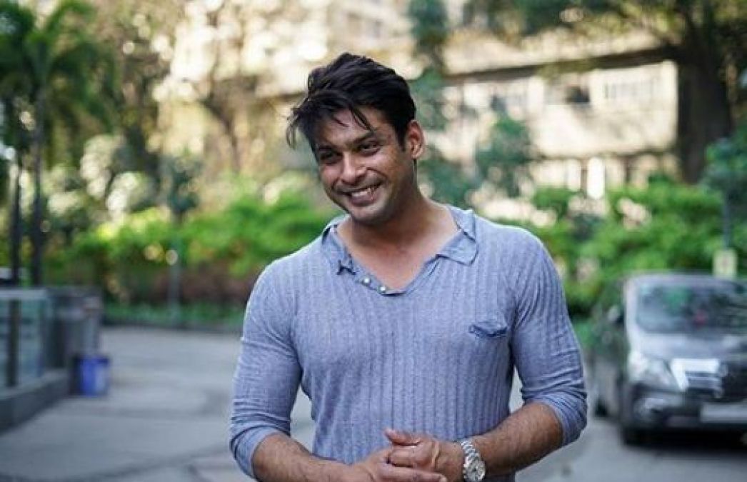 Siddharth Shukla shares a photo and asked a question to the fans