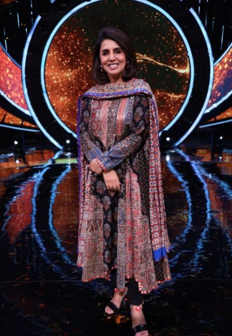 Neetu Kapoor to reach Indian Idol, late Rishi Kapoor's songs hit sets