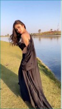 Mouni Roy's stylish style seen in black dress, video goes viral