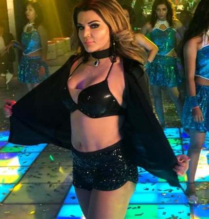 VIDEO! Rakhi Sawant's dress slipped from such a place, people kept watching