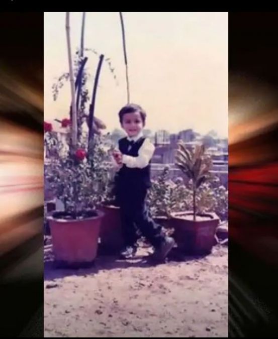 Mohsin Khan shared his childhood pictures
