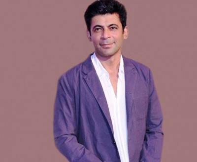 Sunil Grover could not escape from police's baton, see pictures here