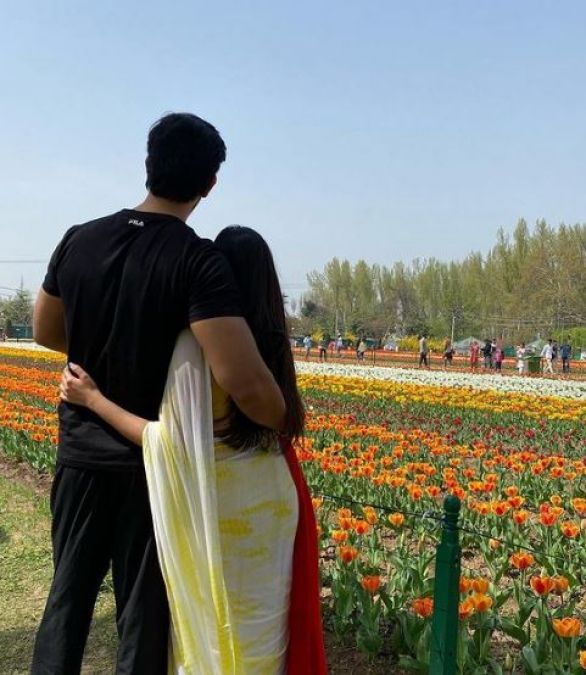 पति और बेटी संग कश्मीर पहुंची चारू असोपा, इंटरनेट पर छाए फोटोज और वीडियो