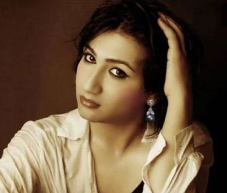 FIR fame actress trap in UK, reveals her pain
