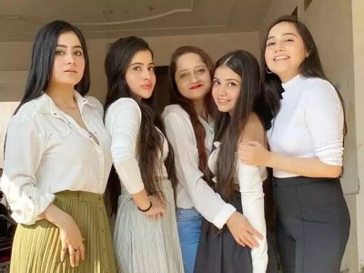 Urfi Javed's sister beats her in terms of beauty, see these gorgeous pictures