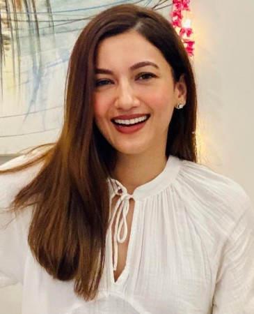Before taking pictures, Gauhar Khan put condition in front of photographers, video goes viral