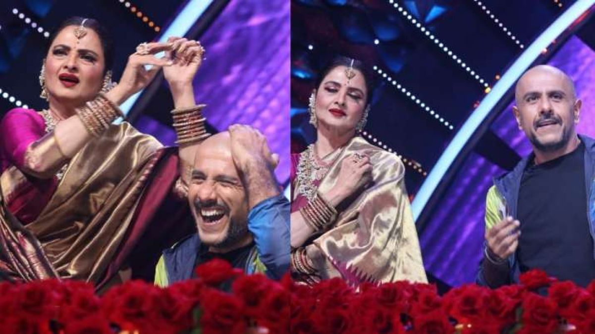 Rekha arrives on the set of Indian Idol had fun with Vishal Dadlani