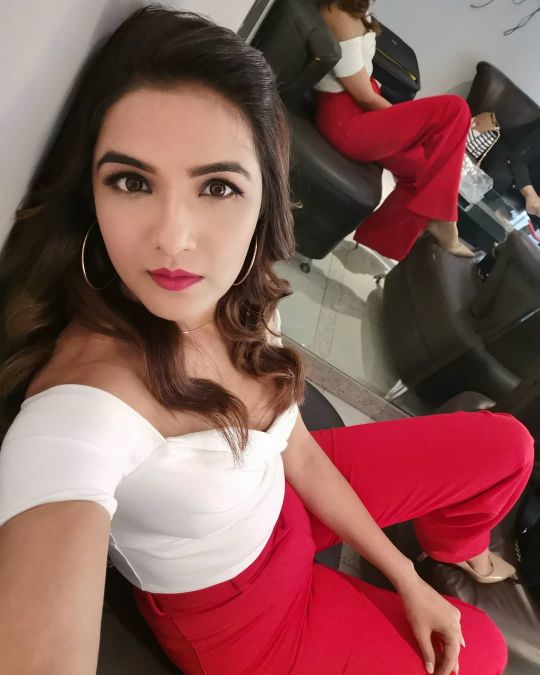 Jasmin Bhasin's mother didn't get a bed in hospital