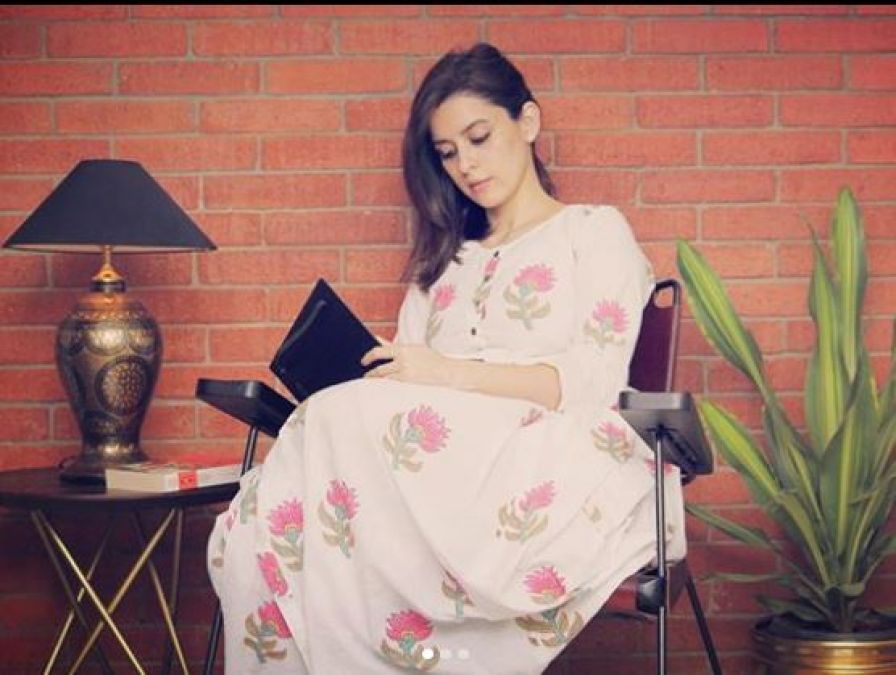 Actress Ekta Kaul's Family Hosts 'Virtual' Godh Bharai For Her Amid Lockdown