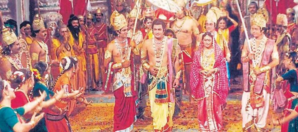 Manthara provokes Kaikai after Sriram-Sita's marriage