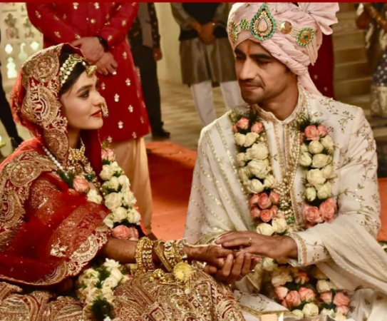 Crores of rupees were shed in fake marriage, real marriages of Bollywood stars failed in front of this grand wedding