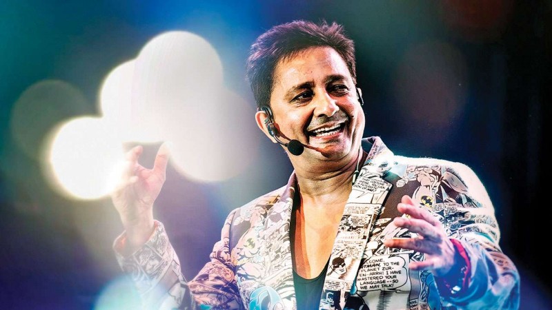 Famous singer Sukhwinder Singh suddenly cries on the sets of India Idol 12, find out what's the reason