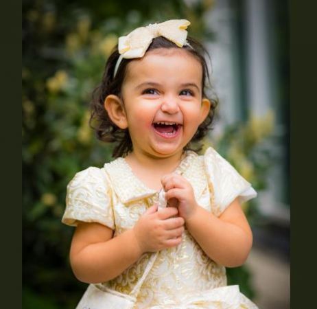 सिंगर अदनान सामी ने अपनी बेटी के दूरसे जन्मदिन पर दिया 3 लाख का गिफ्ट
