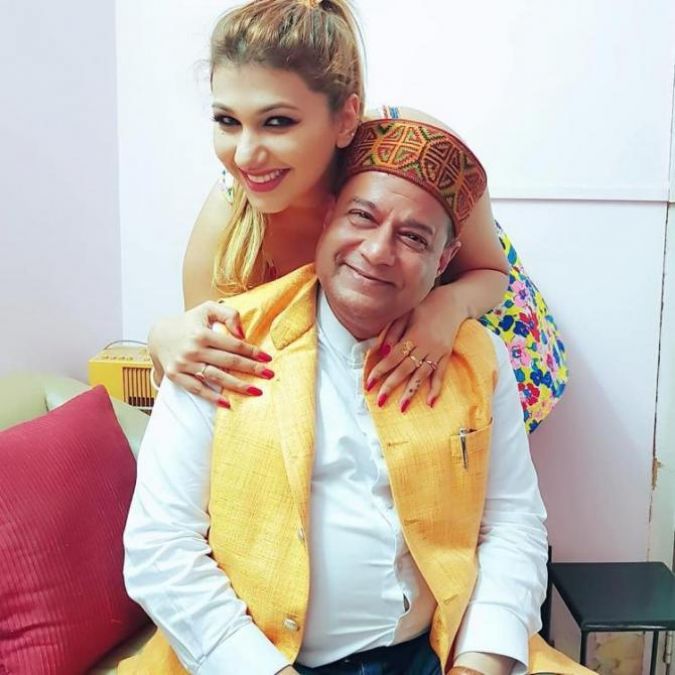 Anup Jalota reveals that what relationship he has with Jasleen? says this
