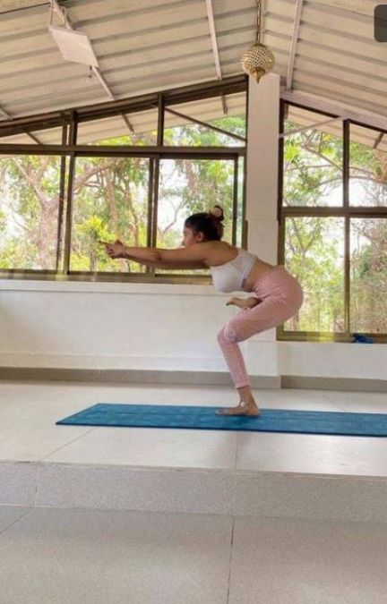 Utran fame Tina Dutta is learning yoga in lockdown